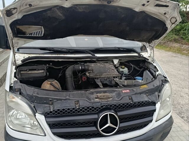 Белый Мерседес Sprinter, объемом двигателя 2.14 л и пробегом 430 тыс. км за 14500 $, фото 24 на Automoto.ua