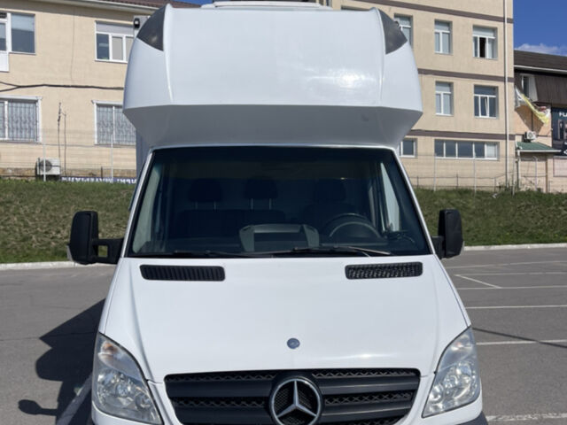 Белый Мерседес Sprinter, объемом двигателя 2.99 л и пробегом 380 тыс. км за 21000 $, фото 1 на Automoto.ua