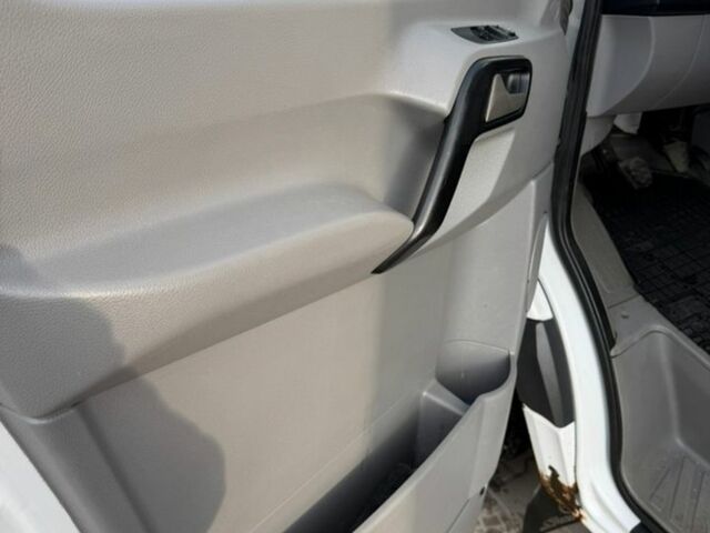 Белый Мерседес Sprinter, объемом двигателя 2.14 л и пробегом 940 тыс. км за 17500 $, фото 7 на Automoto.ua