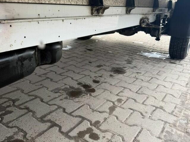 Белый Мерседес Sprinter, объемом двигателя 2.14 л и пробегом 940 тыс. км за 17500 $, фото 5 на Automoto.ua