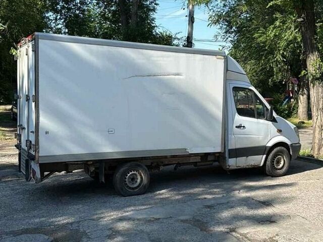 Белый Мерседес Sprinter, объемом двигателя 2.14 л и пробегом 571 тыс. км за 11200 $, фото 2 на Automoto.ua