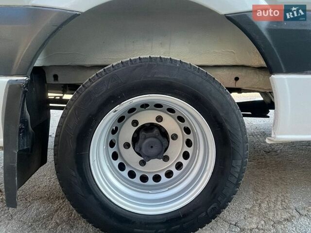 Белый Мерседес Sprinter, объемом двигателя 2.99 л и пробегом 430 тыс. км за 23900 $, фото 25 на Automoto.ua