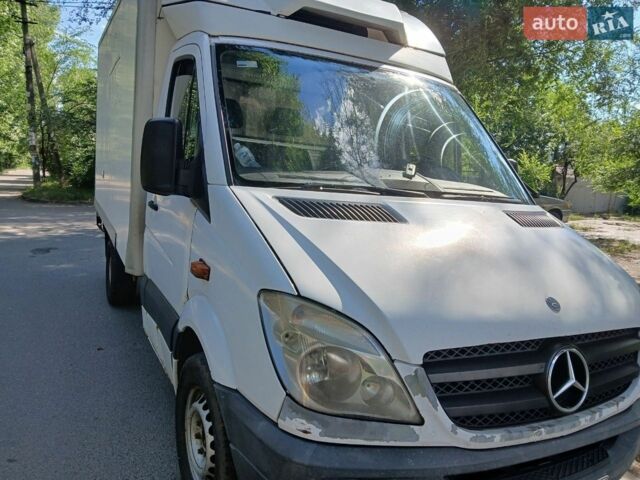 Белый Мерседес Sprinter, объемом двигателя 2.14 л и пробегом 571 тыс. км за 11200 $, фото 44 на Automoto.ua