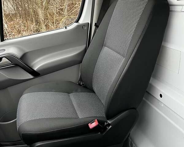 Белый Мерседес Sprinter, объемом двигателя 0 л и пробегом 305 тыс. км за 18900 $, фото 31 на Automoto.ua