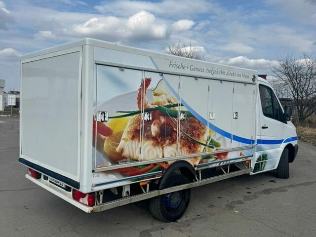 Белый Мерседес Sprinter, объемом двигателя 2.1 л и пробегом 217 тыс. км за 18500 $, фото 7 на Automoto.ua
