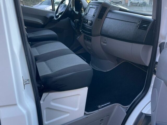 Білий Мерседес Sprinter, об'ємом двигуна 2.99 л та пробігом 1000 тис. км за 20900 $, фото 17 на Automoto.ua