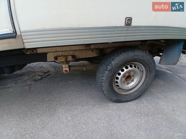 Белый Мерседес Sprinter, объемом двигателя 2.14 л и пробегом 571 тыс. км за 11200 $, фото 68 на Automoto.ua