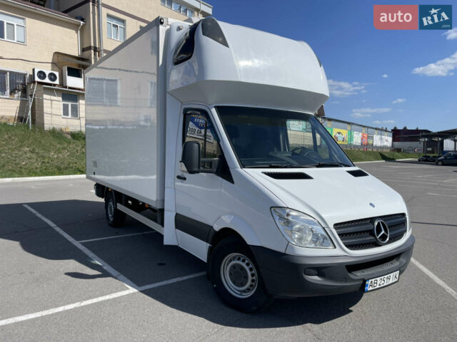 Белый Мерседес Sprinter, объемом двигателя 2.99 л и пробегом 380 тыс. км за 20000 $, фото 2 на Automoto.ua
