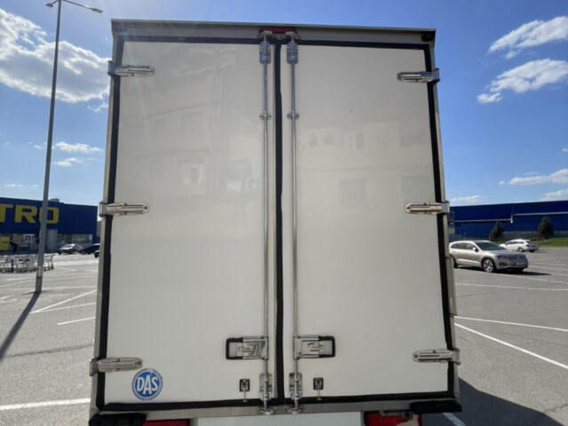 Белый Мерседес Sprinter, объемом двигателя 2.99 л и пробегом 380 тыс. км за 21000 $, фото 9 на Automoto.ua