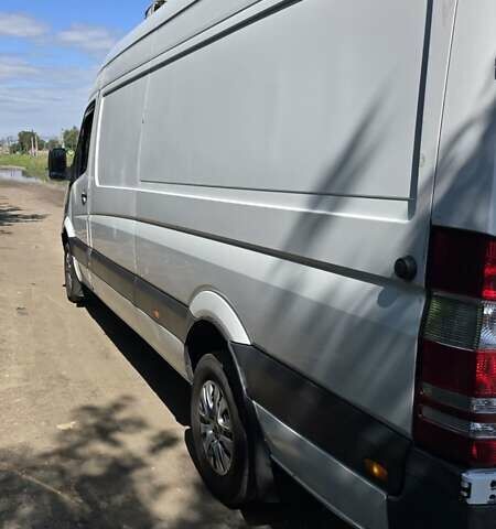 Белый Мерседес Sprinter, объемом двигателя 2.7 л и пробегом 640 тыс. км за 15500 $, фото 2 на Automoto.ua