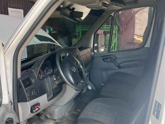 Белый Мерседес Sprinter, объемом двигателя 2.14 л и пробегом 310 тыс. км за 12500 $, фото 1 на Automoto.ua