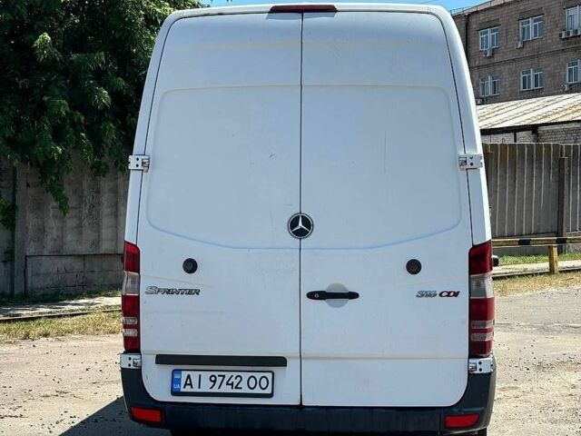 Белый Мерседес Sprinter, объемом двигателя 2.14 л и пробегом 130 тыс. км за 13000 $, фото 2 на Automoto.ua