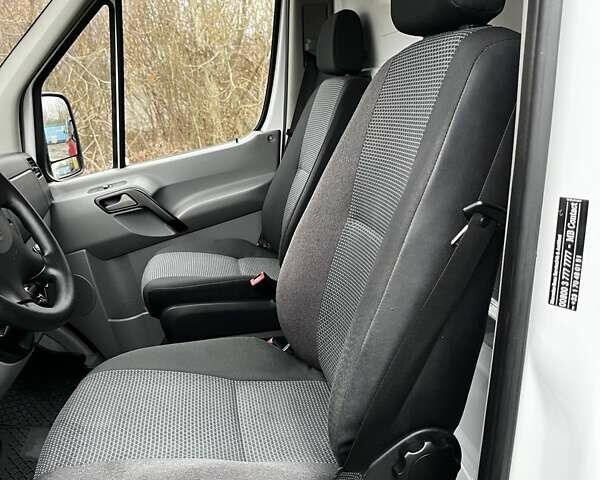 Белый Мерседес Sprinter, объемом двигателя 0 л и пробегом 305 тыс. км за 18900 $, фото 30 на Automoto.ua