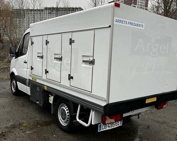Белый Мерседес Sprinter, объемом двигателя 0 л и пробегом 305 тыс. км за 18900 $, фото 2 на Automoto.ua
