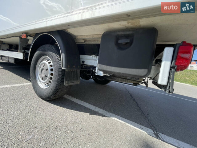 Белый Мерседес Sprinter, объемом двигателя 2.99 л и пробегом 380 тыс. км за 20000 $, фото 15 на Automoto.ua