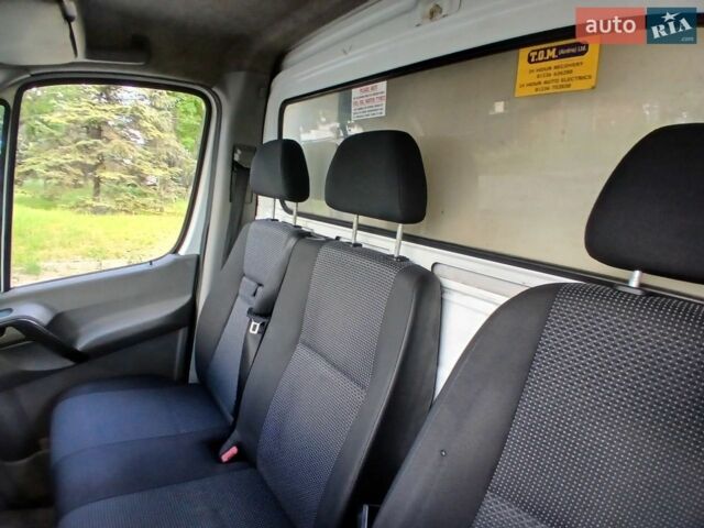 Белый Мерседес Sprinter, объемом двигателя 2.14 л и пробегом 571 тыс. км за 11200 $, фото 49 на Automoto.ua
