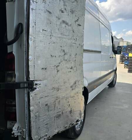 Белый Мерседес Sprinter, объемом двигателя 2.7 л и пробегом 640 тыс. км за 15500 $, фото 16 на Automoto.ua