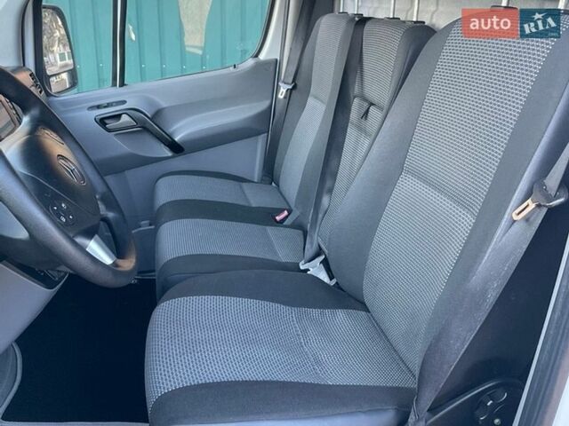 Белый Мерседес Sprinter, объемом двигателя 2.99 л и пробегом 430 тыс. км за 23900 $, фото 12 на Automoto.ua