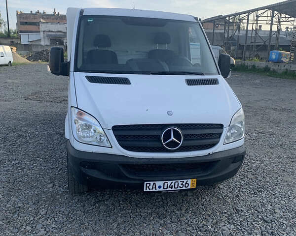 Белый Мерседес Sprinter, объемом двигателя 2.2 л и пробегом 268 тыс. км за 17800 $, фото 5 на Automoto.ua
