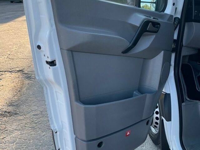 Білий Мерседес Sprinter, об'ємом двигуна 2.99 л та пробігом 1000 тис. км за 22500 $, фото 9 на Automoto.ua