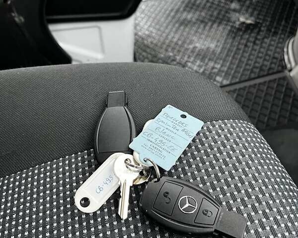 Белый Мерседес Sprinter, объемом двигателя 0 л и пробегом 305 тыс. км за 18900 $, фото 26 на Automoto.ua