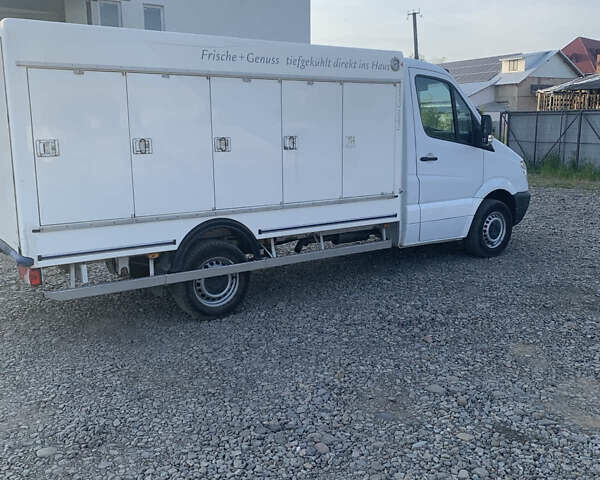 Белый Мерседес Sprinter, объемом двигателя 2.2 л и пробегом 268 тыс. км за 17800 $, фото 3 на Automoto.ua