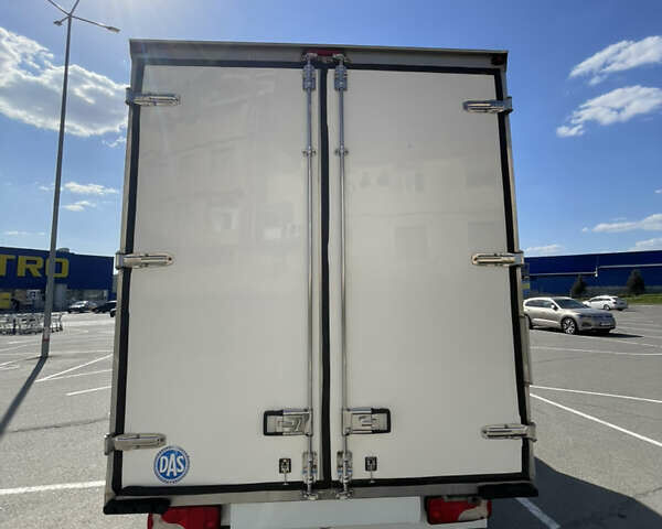Білий Мерседес Sprinter, об'ємом двигуна 2.99 л та пробігом 380 тис. км за 25000 $, фото 9 на Automoto.ua