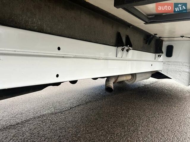 Білий Мерседес Sprinter, об'ємом двигуна 0 л та пробігом 296 тис. км за 17900 $, фото 18 на Automoto.ua