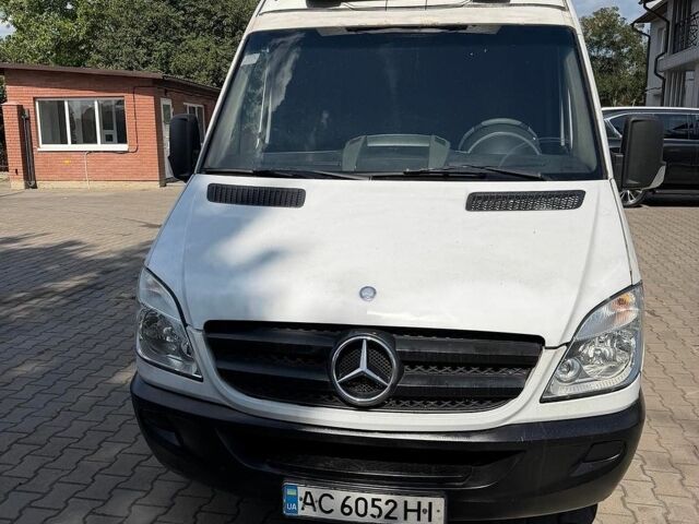 Белый Мерседес Sprinter, объемом двигателя 0 л и пробегом 351 тыс. км за 9900 $, фото 1 на Automoto.ua