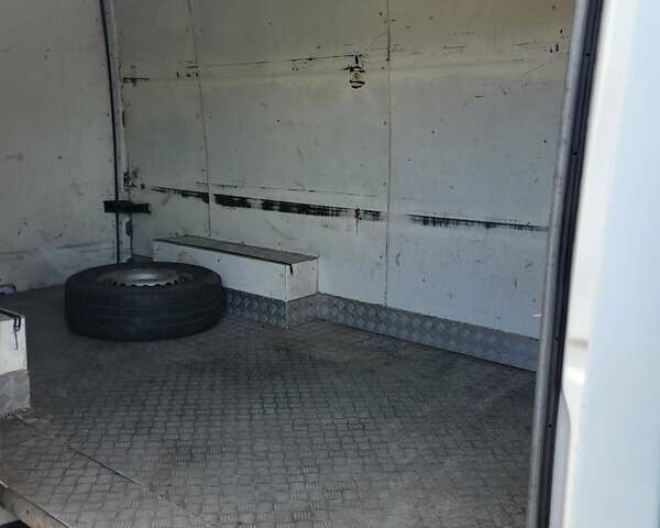 Белый Мерседес Sprinter, объемом двигателя 2.2 л и пробегом 478 тыс. км за 10800 $, фото 13 на Automoto.ua