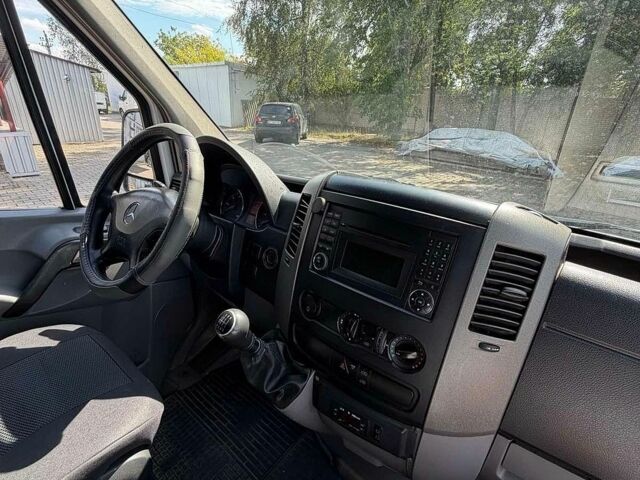 Белый Мерседес Sprinter, объемом двигателя 0 л и пробегом 351 тыс. км за 9900 $, фото 6 на Automoto.ua