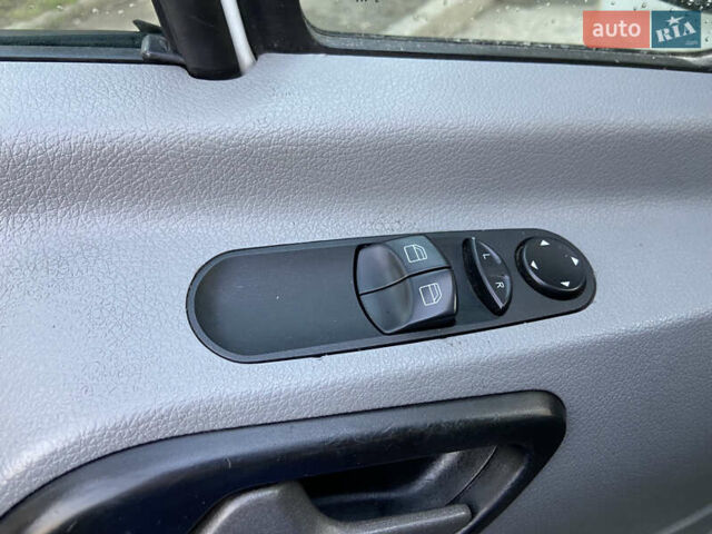 Білий Мерседес Sprinter, об'ємом двигуна 2.2 л та пробігом 220 тис. км за 21000 $, фото 19 на Automoto.ua