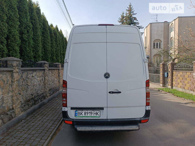 Белый Мерседес Sprinter, объемом двигателя 2.7 л и пробегом 693 тыс. км за 15900 $, фото 9 на Automoto.ua