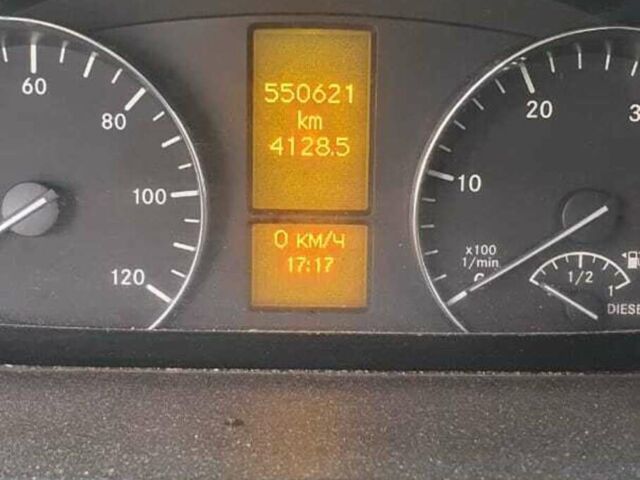 Белый Мерседес Sprinter, объемом двигателя 2.14 л и пробегом 550 тыс. км за 9000 $, фото 5 на Automoto.ua