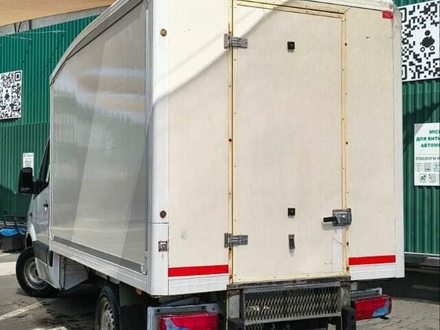 Белый Мерседес Sprinter, объемом двигателя 2.14 л и пробегом 421 тыс. км за 10500 $, фото 4 на Automoto.ua