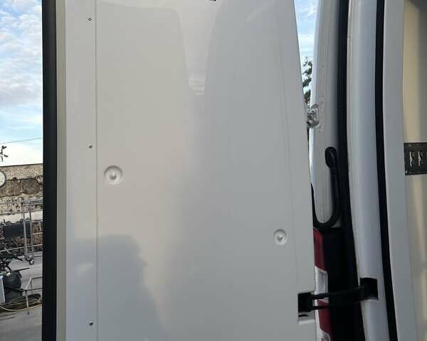 Белый Мерседес Sprinter, объемом двигателя 2.14 л и пробегом 356 тыс. км за 22000 $, фото 32 на Automoto.ua