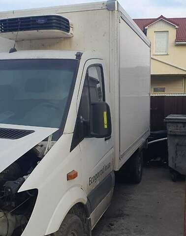 Белый Мерседес Sprinter, объемом двигателя 2.14 л и пробегом 550 тыс. км за 10000 $, фото 1 на Automoto.ua