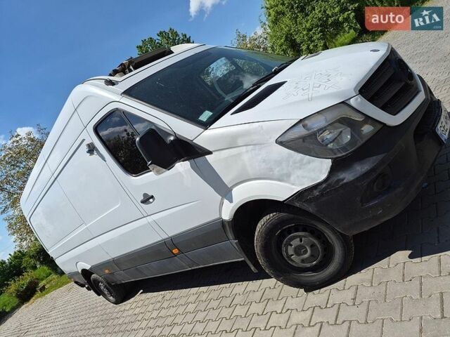 Белый Мерседес Sprinter, объемом двигателя 2.14 л и пробегом 111 тыс. км за 12500 $, фото 8 на Automoto.ua
