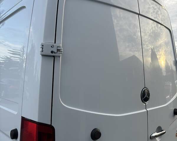 Белый Мерседес Sprinter, объемом двигателя 2.14 л и пробегом 356 тыс. км за 22000 $, фото 20 на Automoto.ua