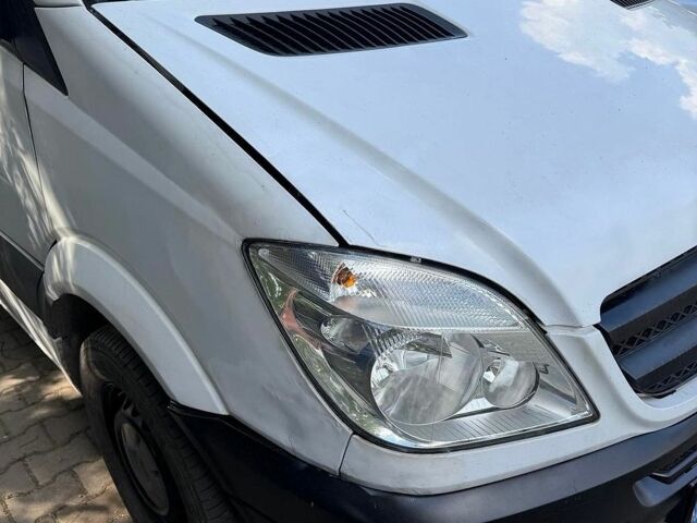Белый Мерседес Sprinter, объемом двигателя 0 л и пробегом 351 тыс. км за 9900 $, фото 14 на Automoto.ua