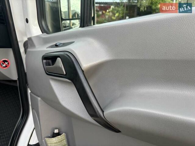 Белый Мерседес Sprinter, объемом двигателя 2.14 л и пробегом 356 тыс. км за 22000 $, фото 7 на Automoto.ua