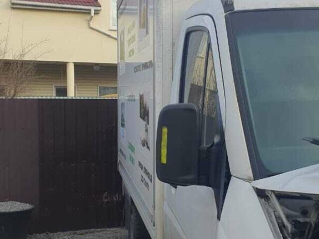 Белый Мерседес Sprinter, объемом двигателя 2.14 л и пробегом 550 тыс. км за 9000 $, фото 2 на Automoto.ua