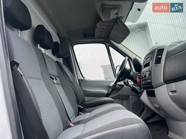 Білий Мерседес Sprinter, об'ємом двигуна 0 л та пробігом 296 тис. км за 17900 $, фото 16 на Automoto.ua