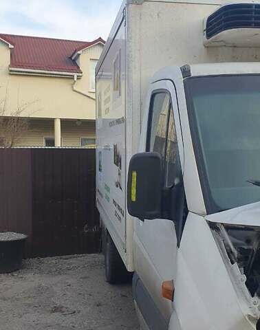 Белый Мерседес Sprinter, объемом двигателя 2.14 л и пробегом 550 тыс. км за 10000 $, фото 2 на Automoto.ua