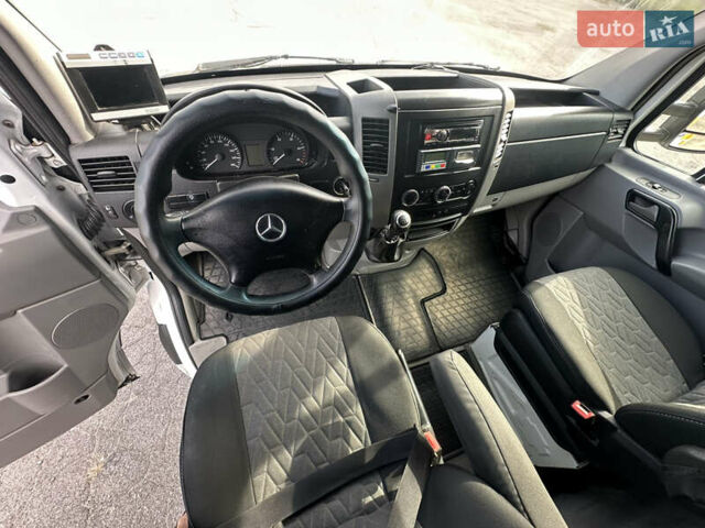 Білий Мерседес Sprinter, об'ємом двигуна 2.2 л та пробігом 359 тис. км за 21500 $, фото 10 на Automoto.ua