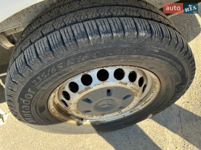 Белый Мерседес Sprinter, объемом двигателя 2.1 л и пробегом 371 тыс. км за 16300 $, фото 16 на Automoto.ua