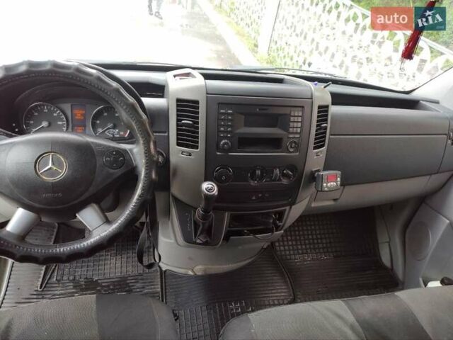 Белый Мерседес Sprinter, объемом двигателя 2.1 л и пробегом 354 тыс. км за 13200 $, фото 8 на Automoto.ua