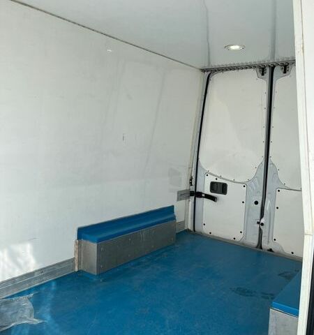 Белый Мерседес Sprinter, объемом двигателя 2.1 л и пробегом 371 тыс. км за 18300 $, фото 18 на Automoto.ua