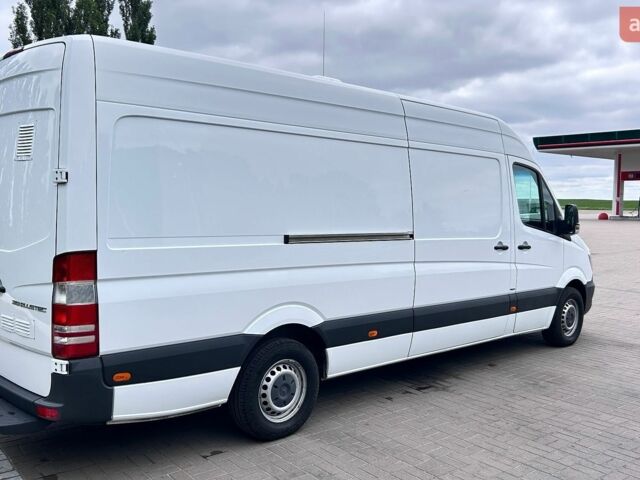 Белый Мерседес Sprinter, объемом двигателя 3 л и пробегом 307 тыс. км за 29750 $, фото 6 на Automoto.ua