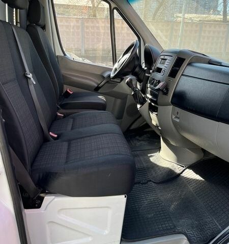 Белый Мерседес Sprinter, объемом двигателя 2.1 л и пробегом 371 тыс. км за 18300 $, фото 9 на Automoto.ua